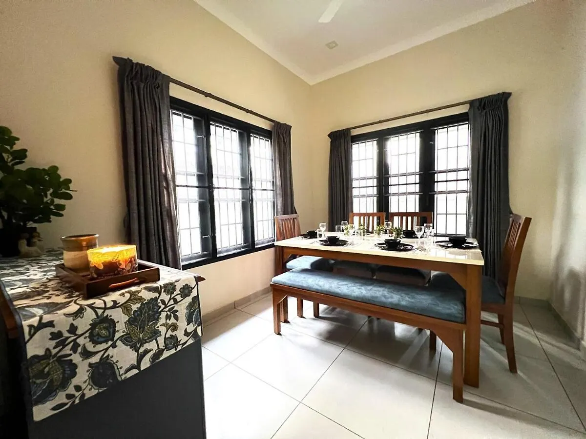 Colonial Charm Near Historic Fort Kochi 0*,