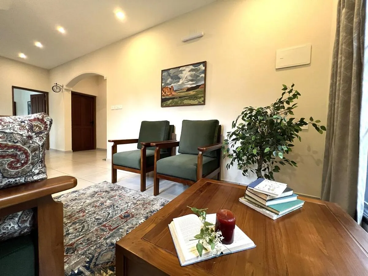 Colonial Charm Near Historic Fort Kochi 0*,  Hindistan