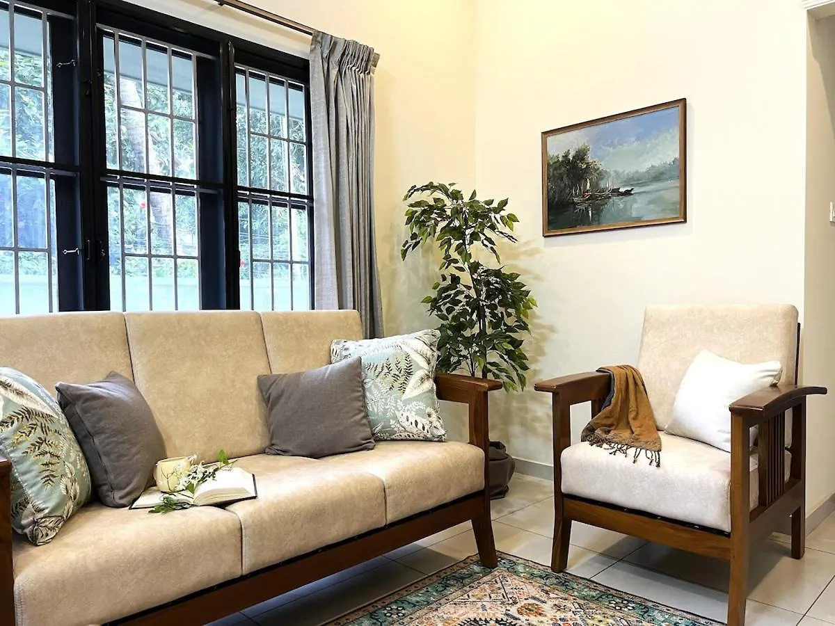 Colonial Charm Near Historic Fort Kochi ile iletişim